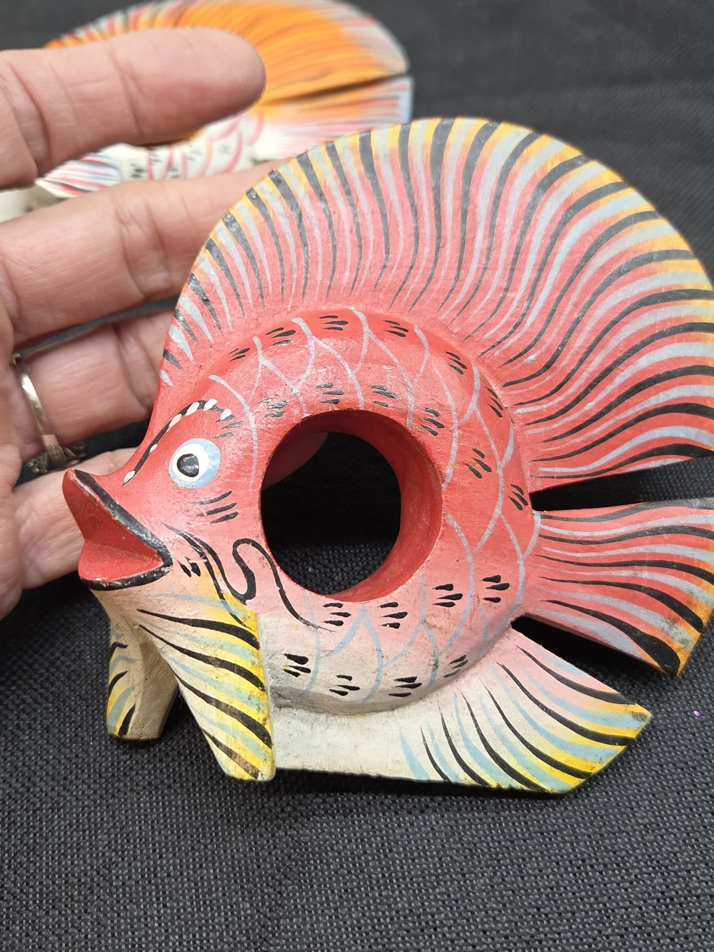 Set 4 WOODEN TROPICAL FISH NAPKIN RINGS Holders Hand Painted Nautical Decor